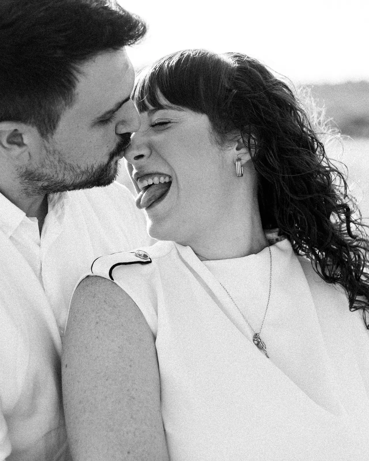Sesión de preboda en Valencia: lengua, en blanco y negro